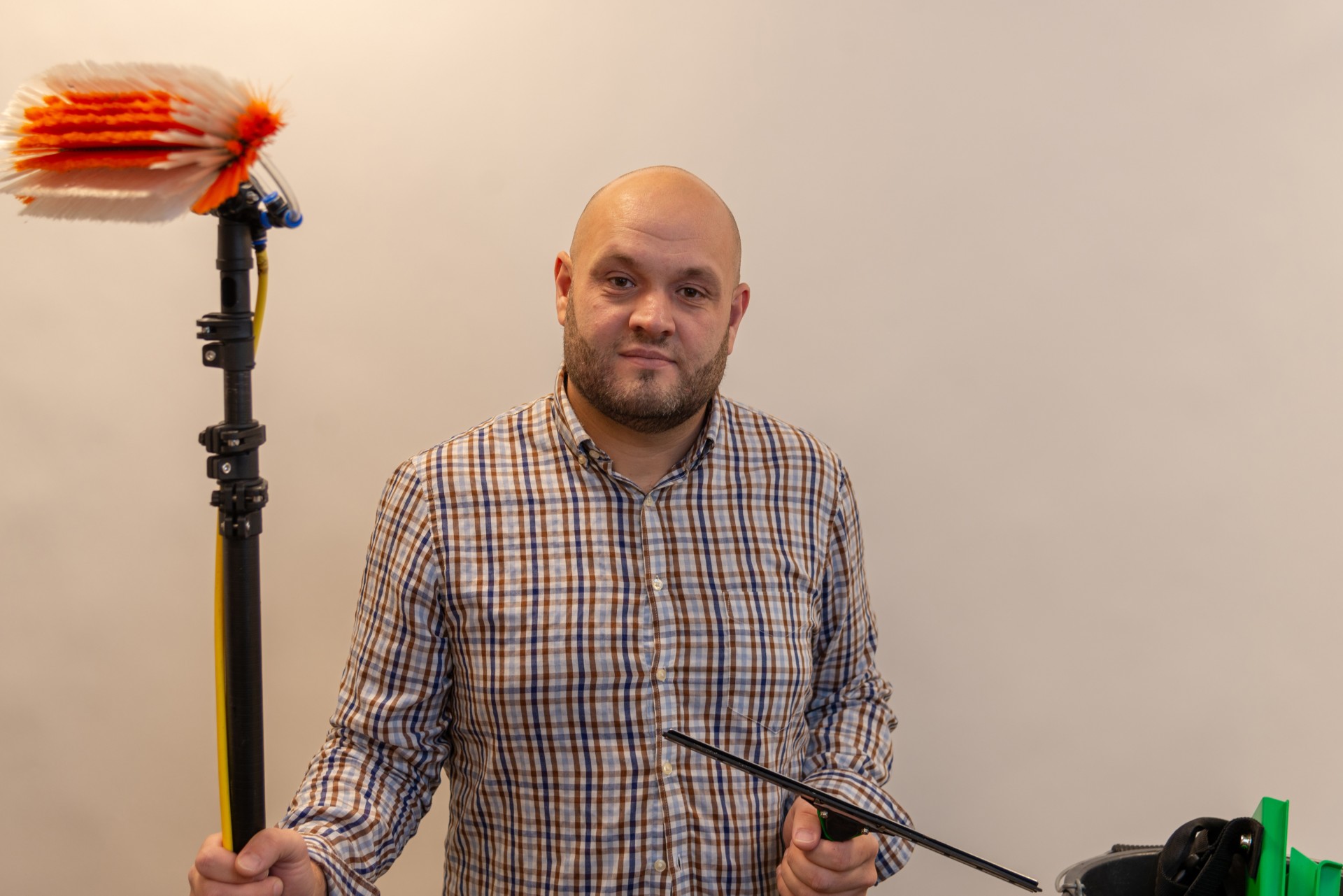 Ontmoet samir van kersbergen de schoonmaak specialist van omgeving Moerkapelle
